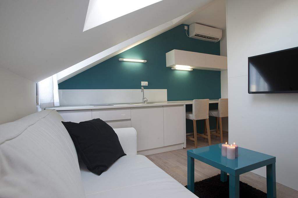 Attic Apartments سبليت الغرفة الصورة